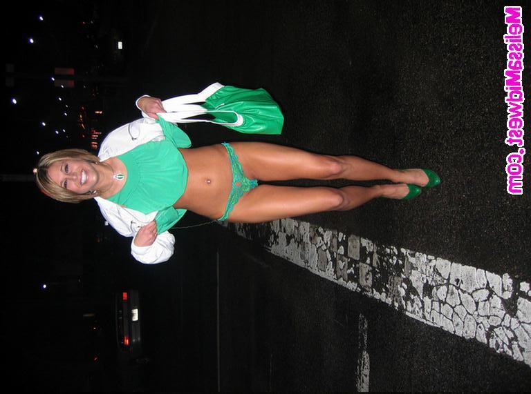 20P Pictures of Melissa Midwest all drunk and loose on St. Paddy\'s Day