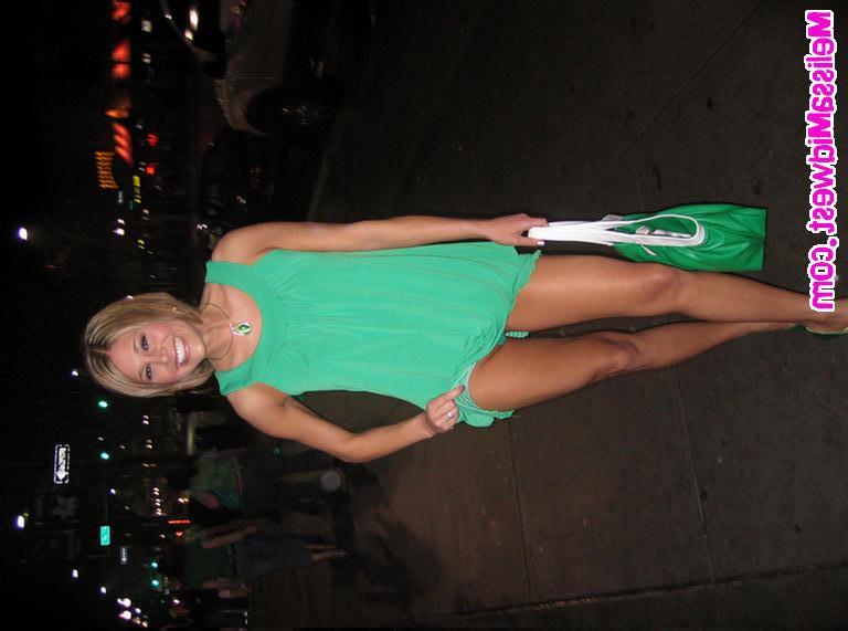 20P Pictures of Melissa Midwest all drunk and loose on St. Paddy\'s Day
