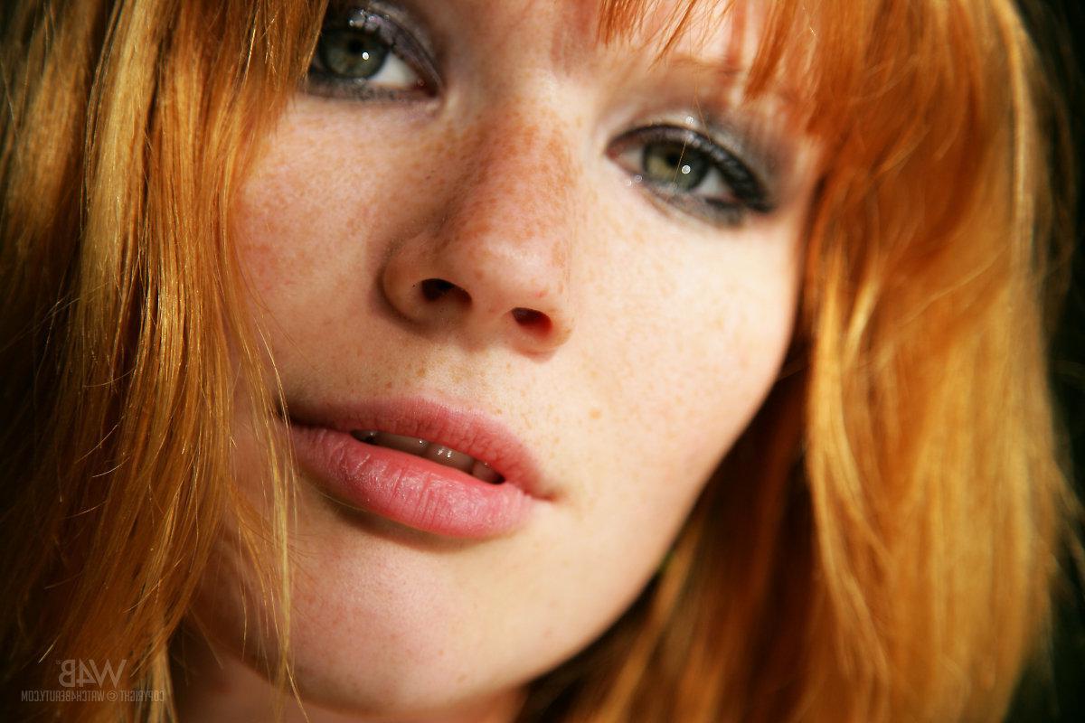 16P Beautiful redhead teen Mia strips naked and gives you her tight warm pussy
