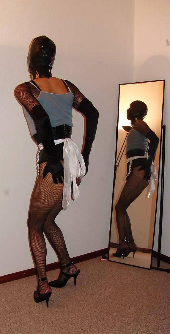 23P Slavinia in black-blue