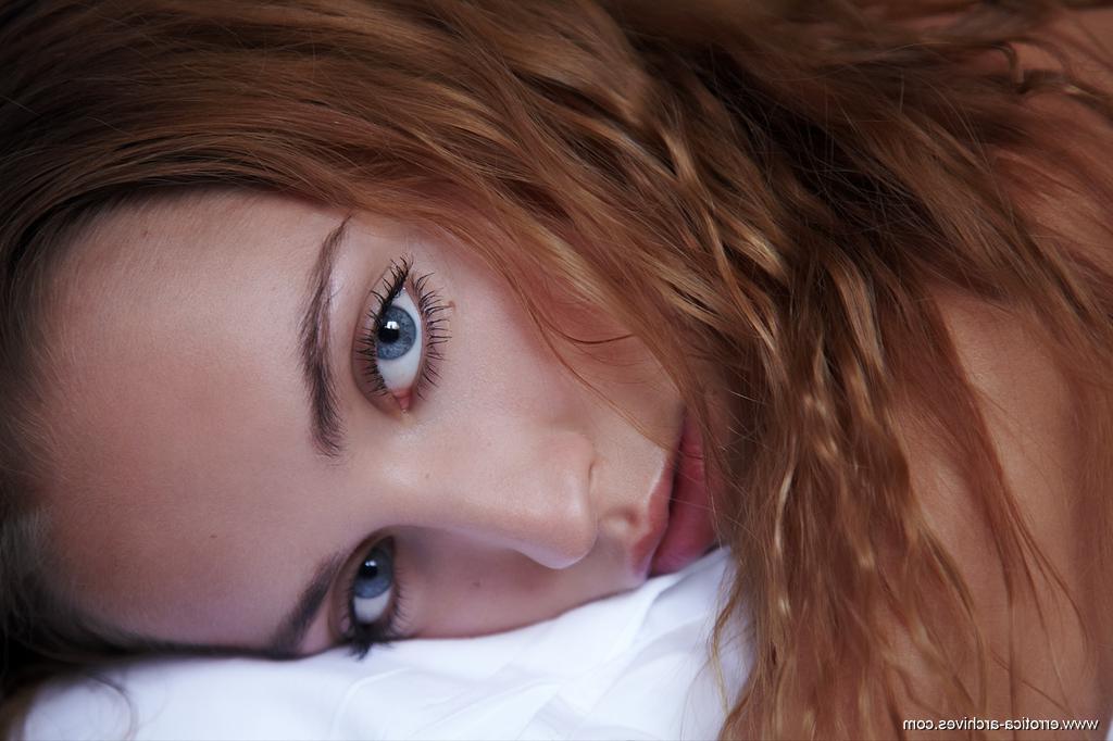 16P Zara gets cozy in her bedroom, flaunting her tight naked body, shamelessly baring her delectable assets.