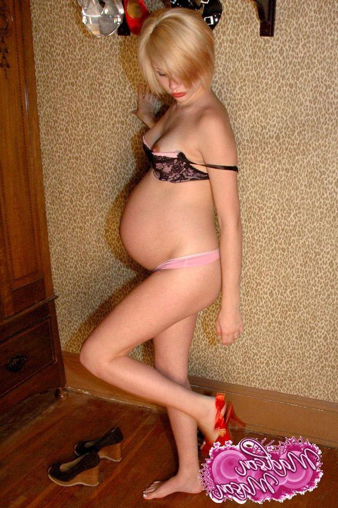 12P Pictures of teen babe Madison Mason showing off her pregnant body