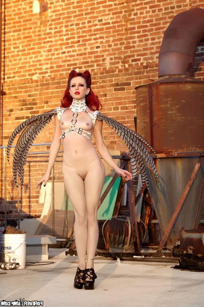 15P Fiery redhead Miss Crash gives a crash course in what's sexy