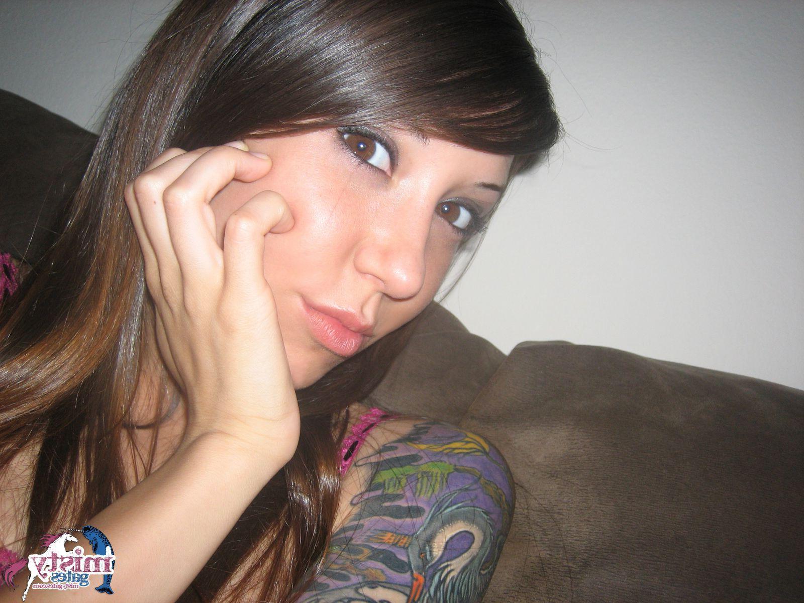 20P Pictures of Misty Gates showing off her hot fuckable body