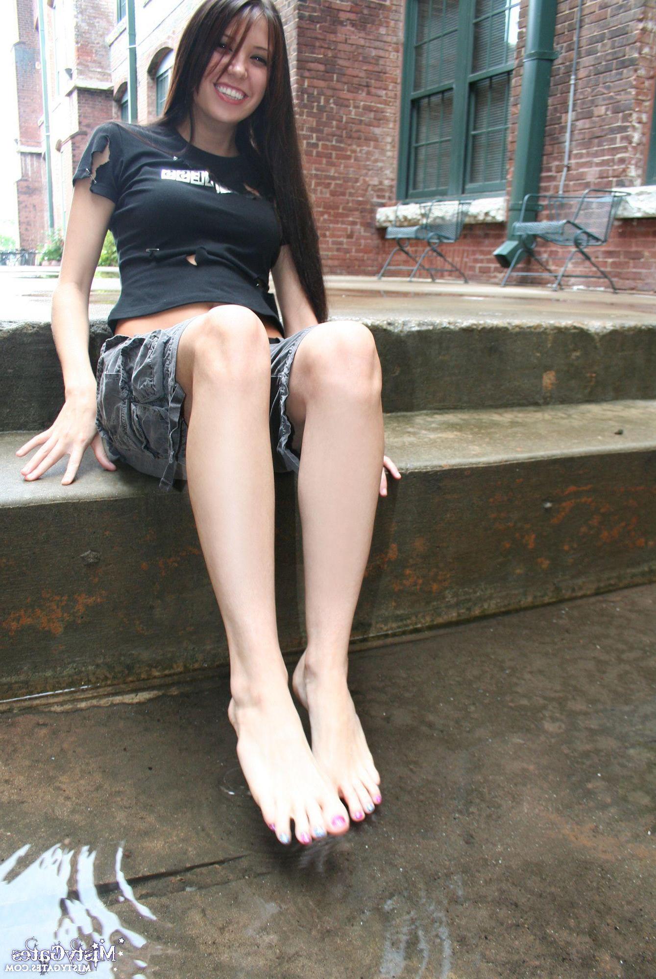 20P Pictures of teen hottie Misty Gates showing her incredible body and cute feet