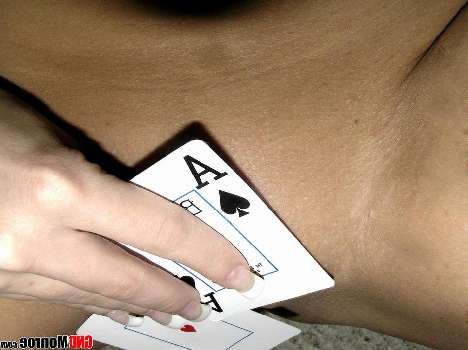 16P Pictures of teen GND Monroe shaking her hot body on cam
