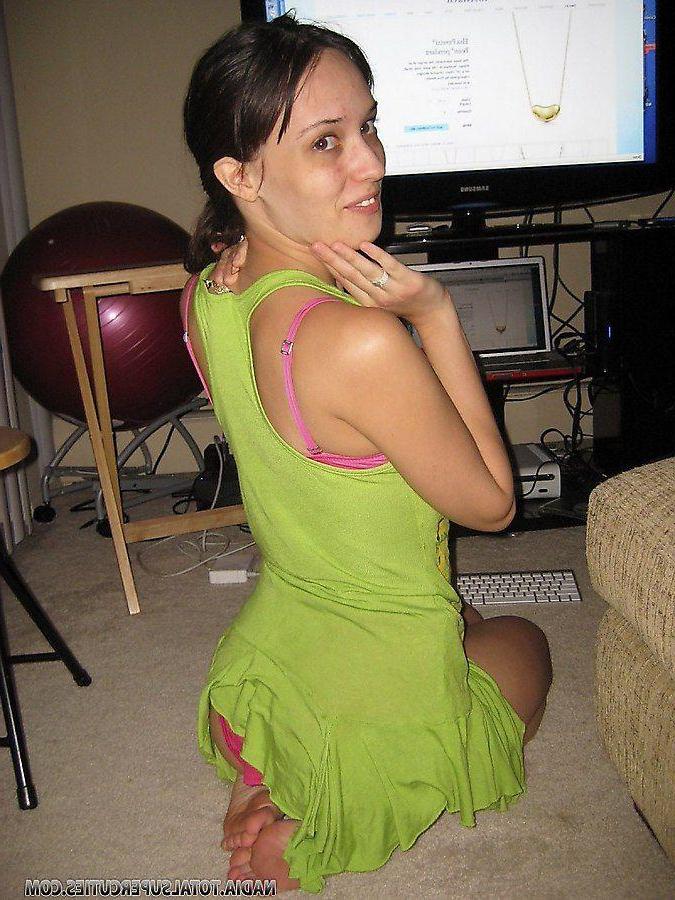 20P Pictures of Nadia showing her hot body
