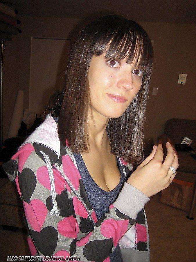 20P Pictures of Nadia showing her hot body