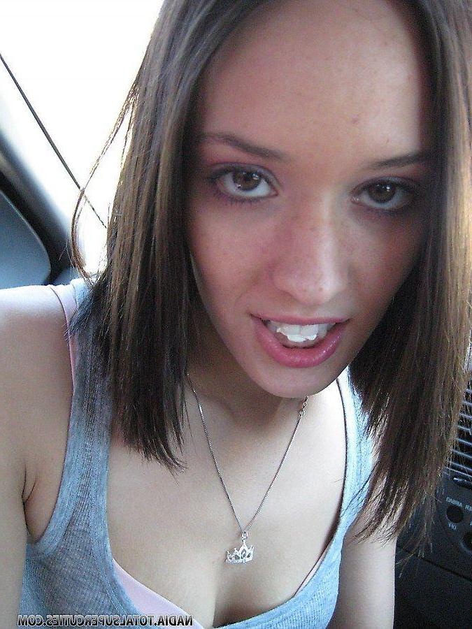 18P Pictures of teen star Nadia showing her hot body