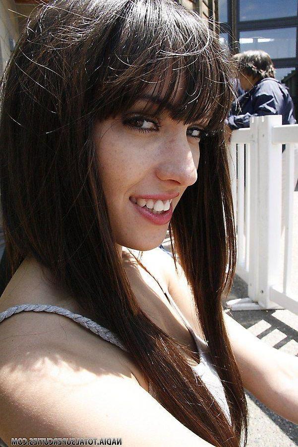18P Pictures of teen star Nadia showing her hot body