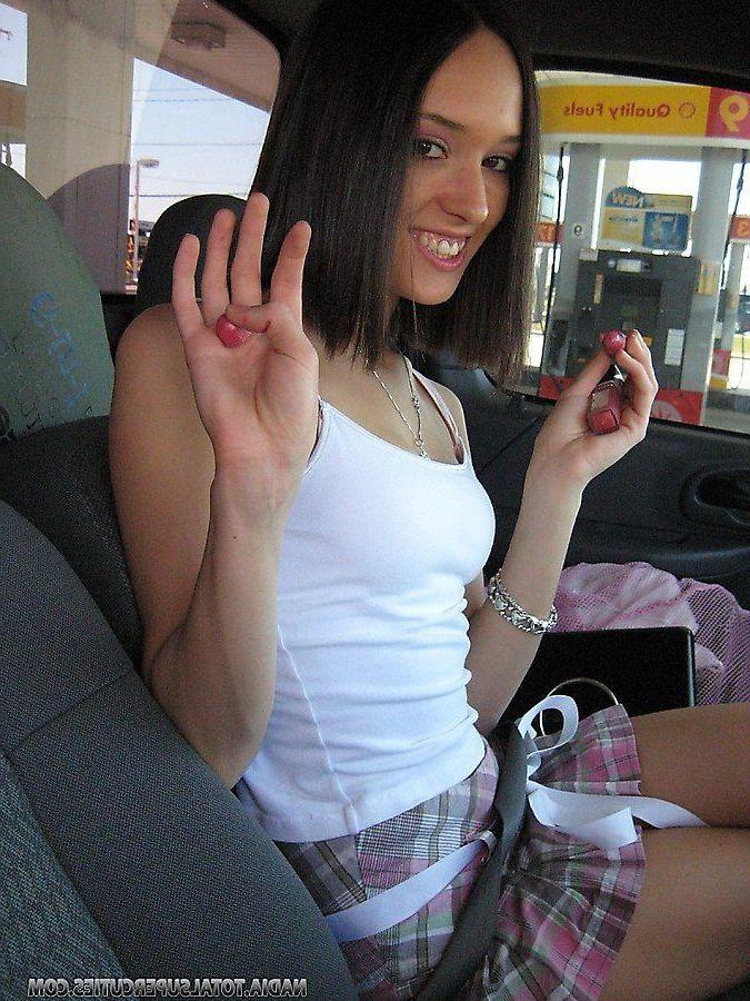 18P Pictures of teen star Nadia showing her hot body