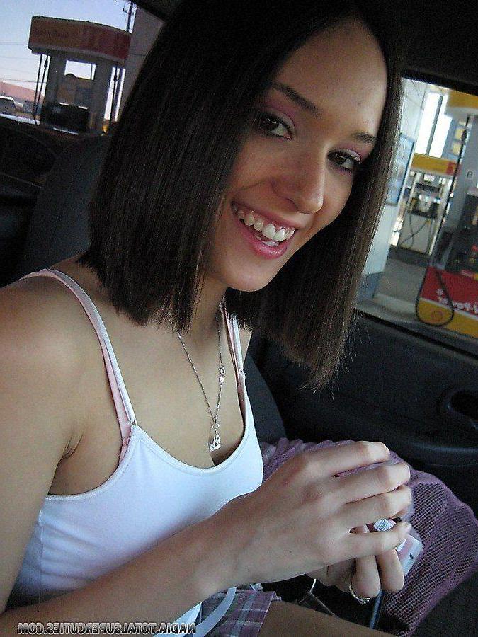 18P Pictures of teen star Nadia showing her hot body