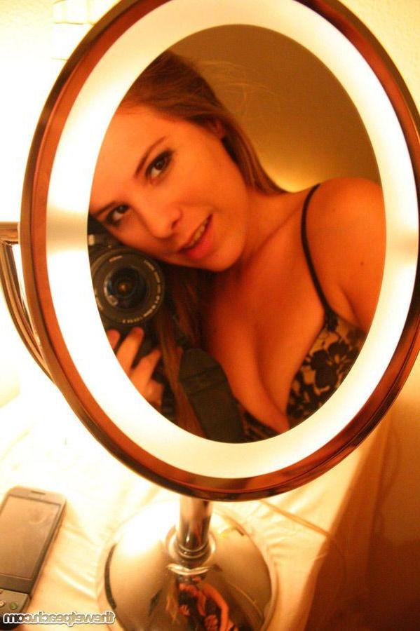 16P Pictures of teen cutie Nicole Sparks taking sexy pics of herself