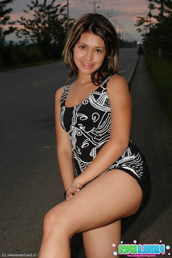 15P Pictures of Pamela Spice flashing you from under her dress