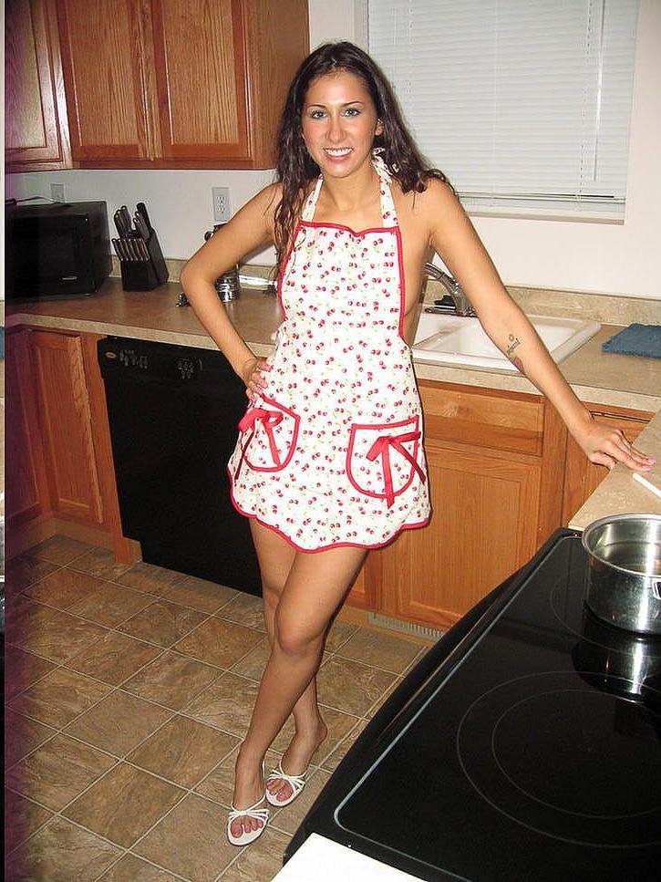 20P Pictures of Pretty Marie getting dirty in the kitchen