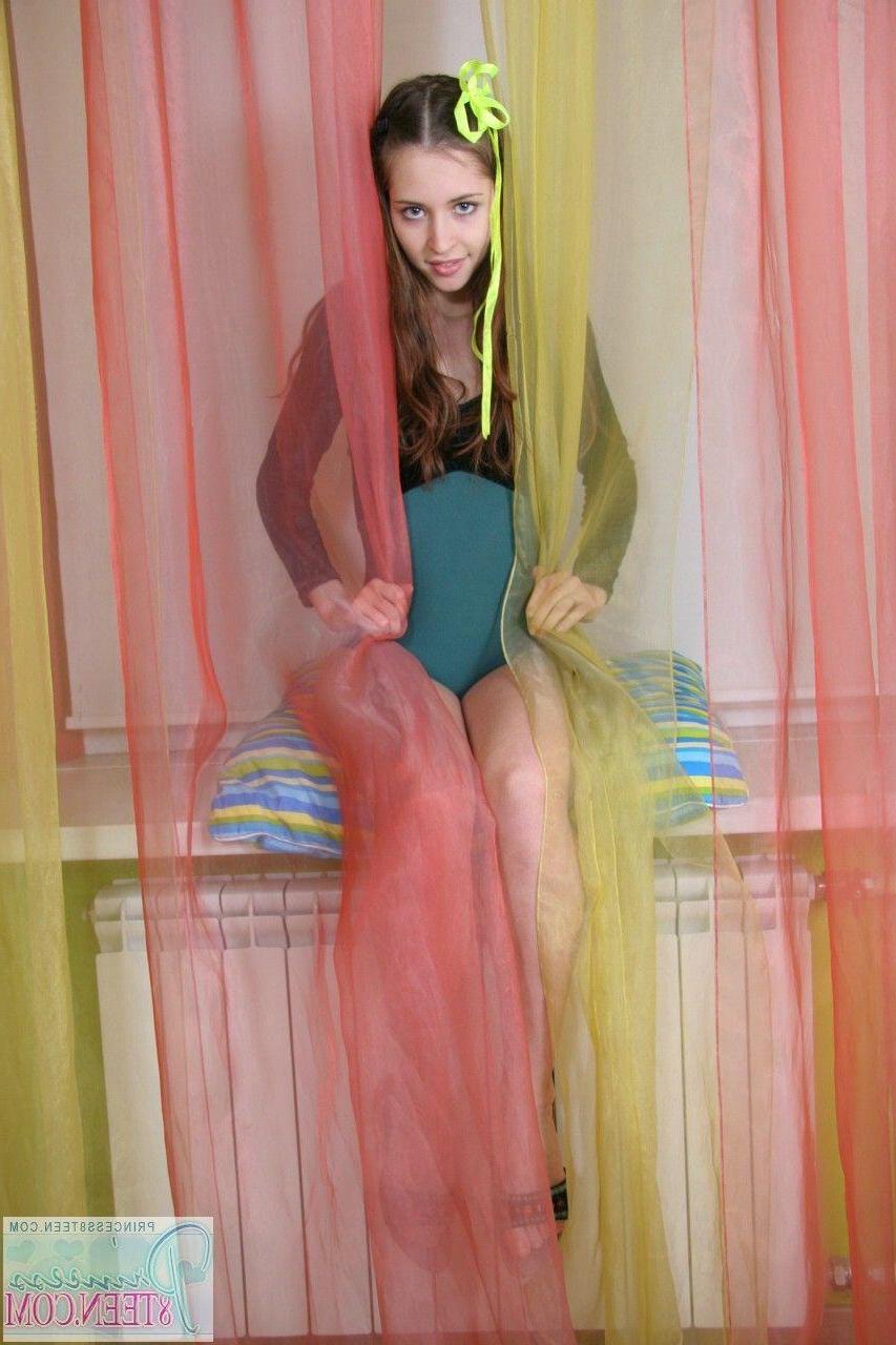 15P Pictures of Princess 8Teen exposing her hot body