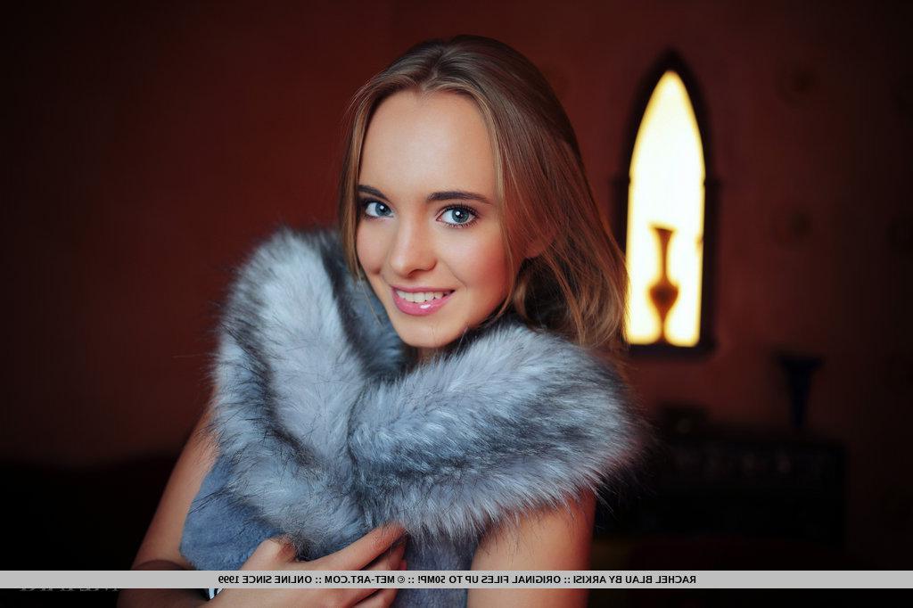 18P Pictures of gorgeous girl Rachel Blau naked and spreading her legs for you
