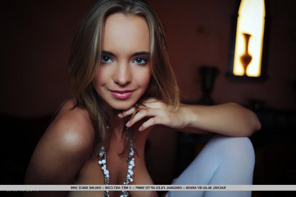 18P Pictures of gorgeous girl Rachel Blau naked and spreading her legs for you