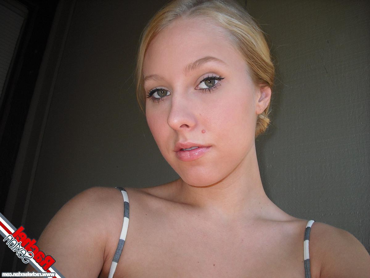 14P Pictures of teen Rachel Sexton teasing with her hot body