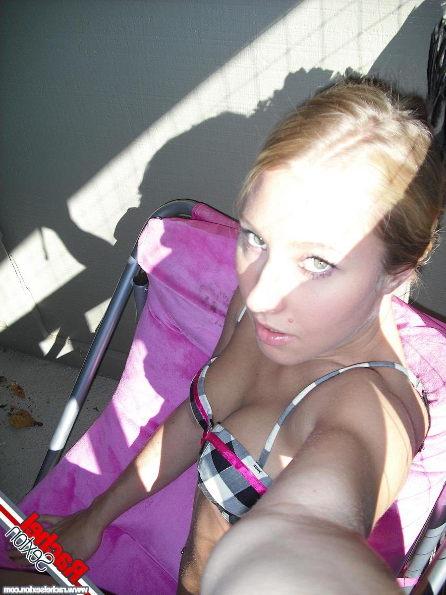 14P Pictures of teen Rachel Sexton teasing with her hot body