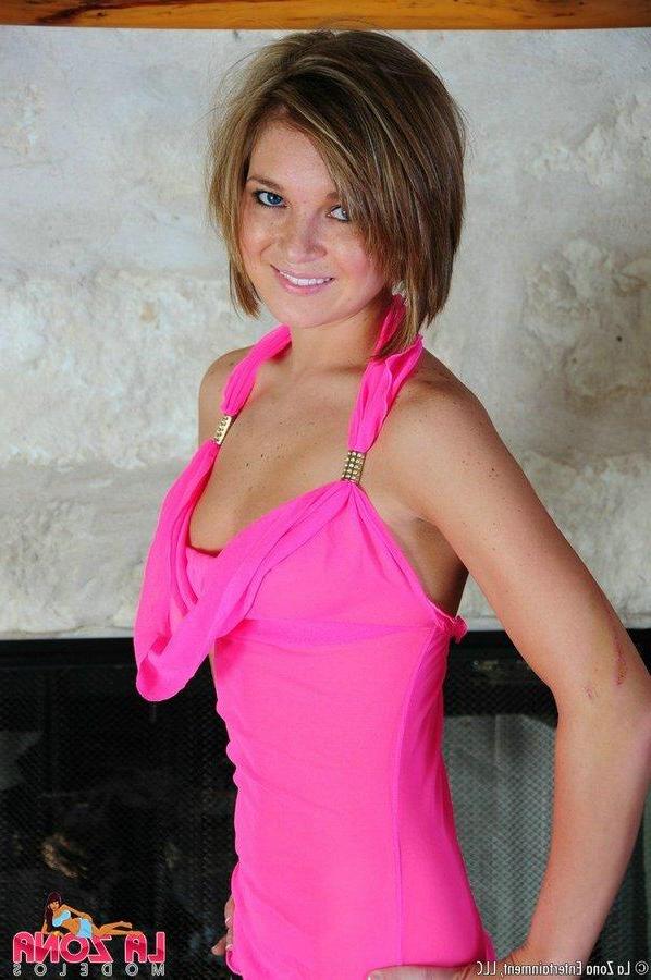 15P Rachel strips her pink outfit off and shows us her tight body