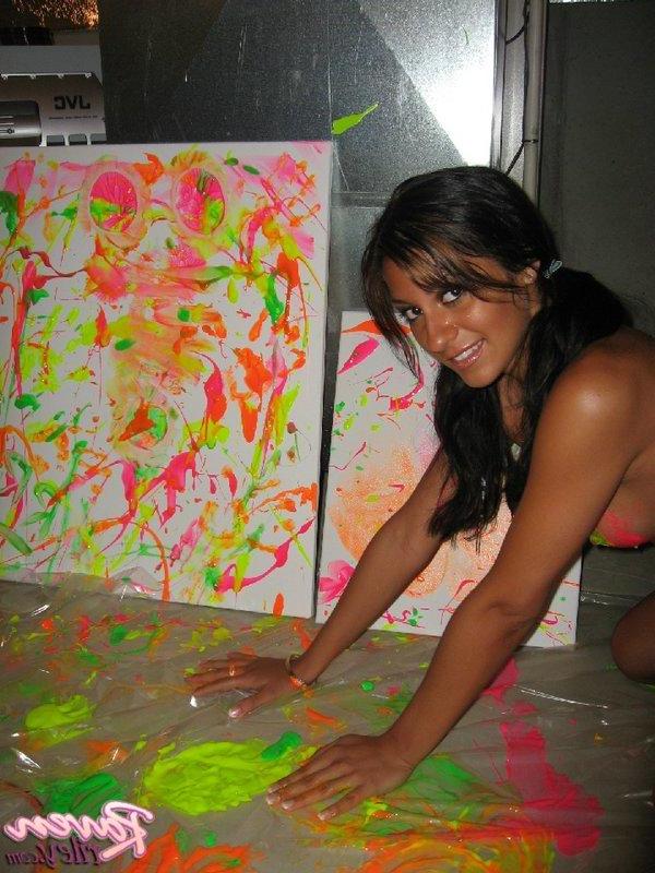 16P Raven Riley gets naked and paints her sexy teen body