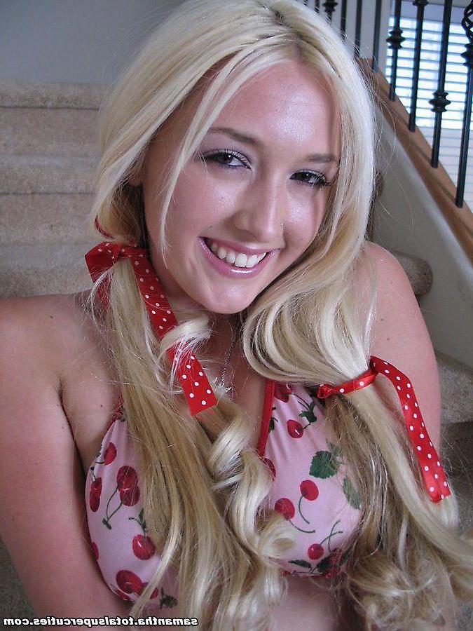 20P Pictures of teen cutie Samantha showing her fuckable body
