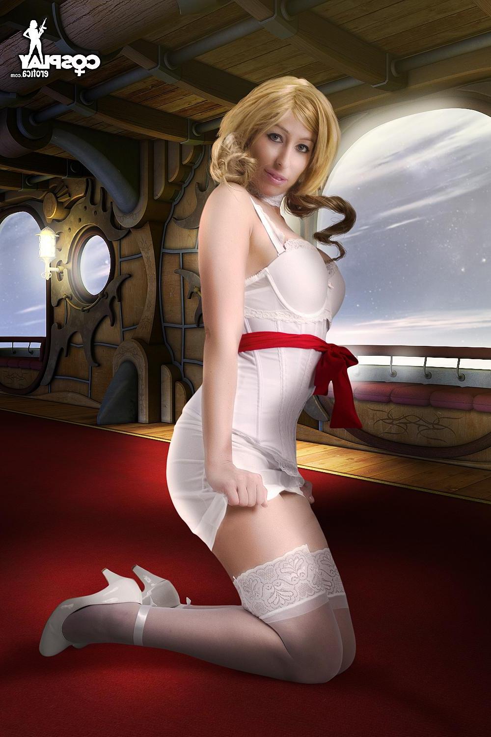 12P La cosplayeuse Sandy Bell se déguise en Catherine.