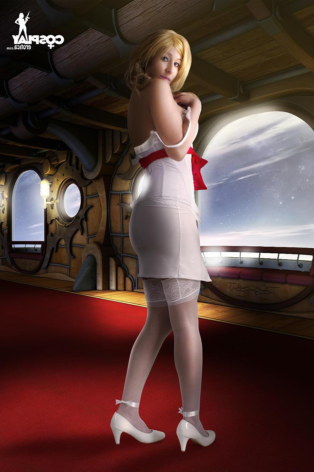 12P La cosplayeuse Sandy Bell se déguise en Catherine.