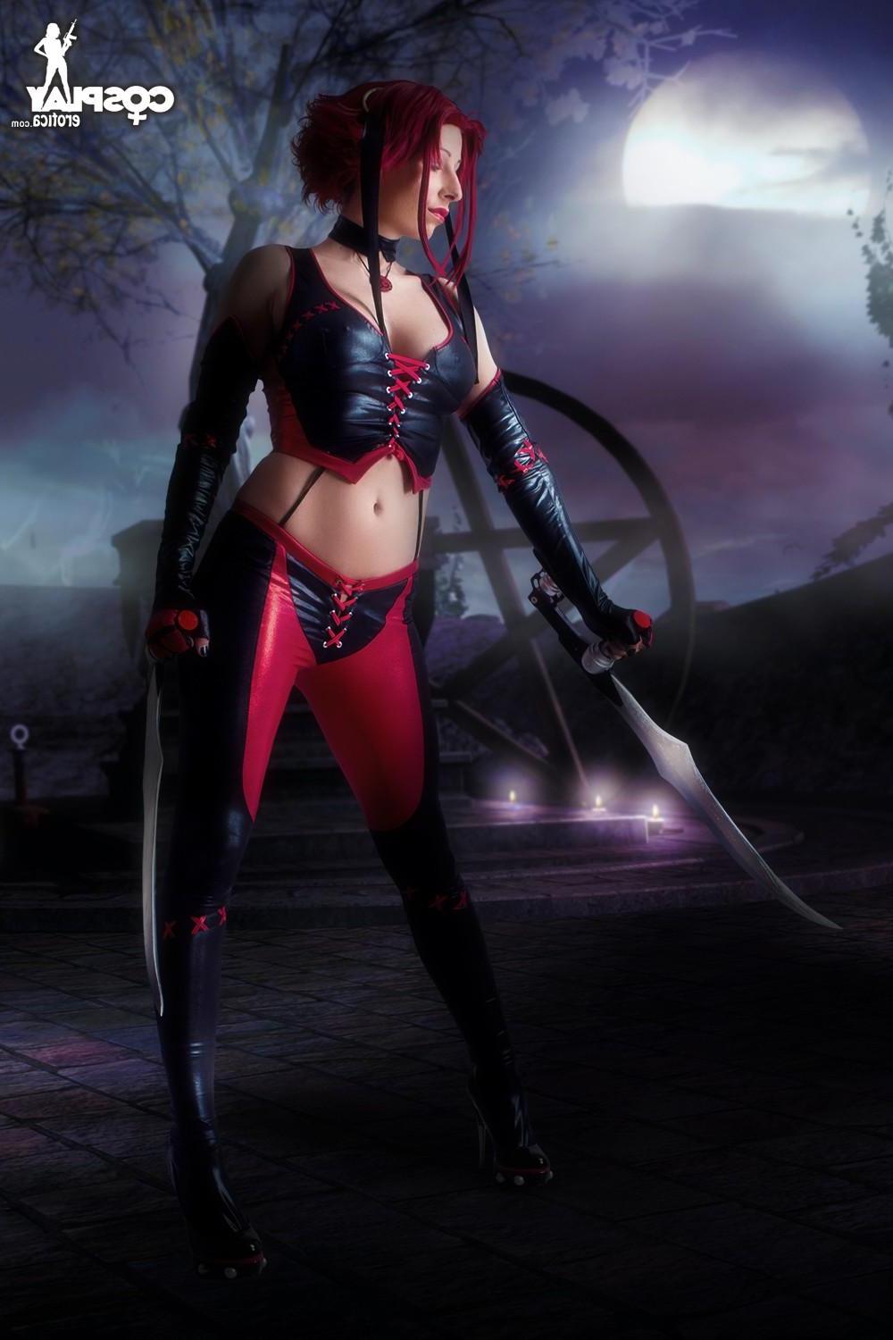 12P Hot cosplayer Sandy Bell gets her BloodRayne geek on