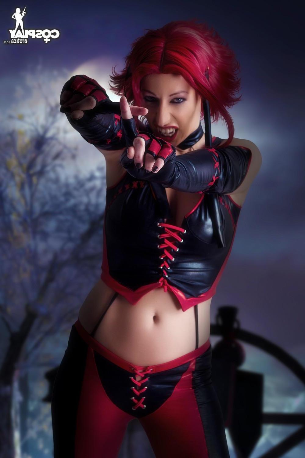 12P Hot cosplayer Sandy Bell gets her BloodRayne geek on