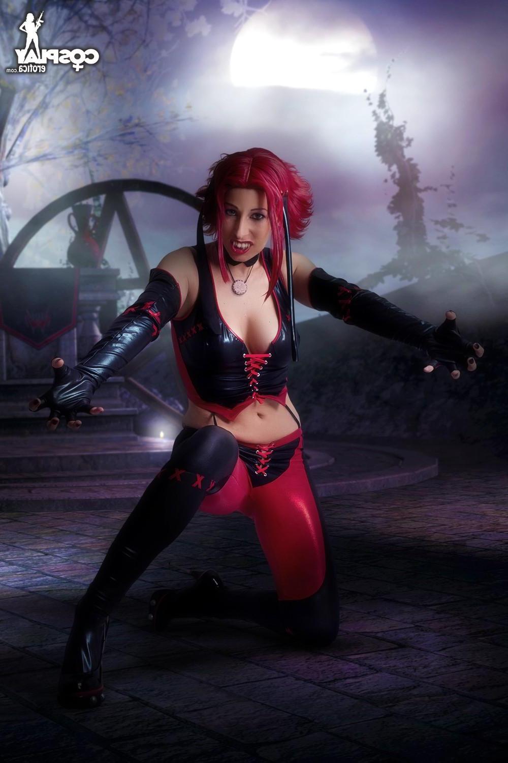 12P Hot cosplayer Sandy Bell gets her BloodRayne geek on