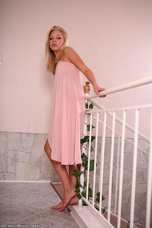 20P Pictures of Maddie showing off her hot legs in a pink dress