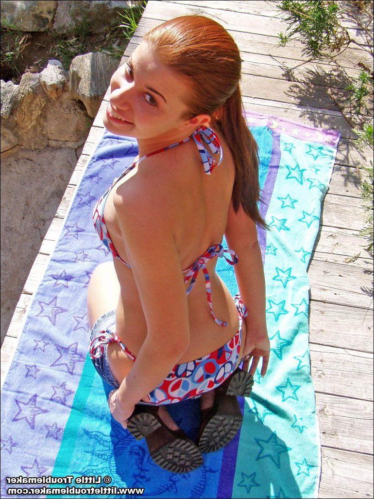 20P Pictures of teen Little Troublemaker stripping naked for sex outside
