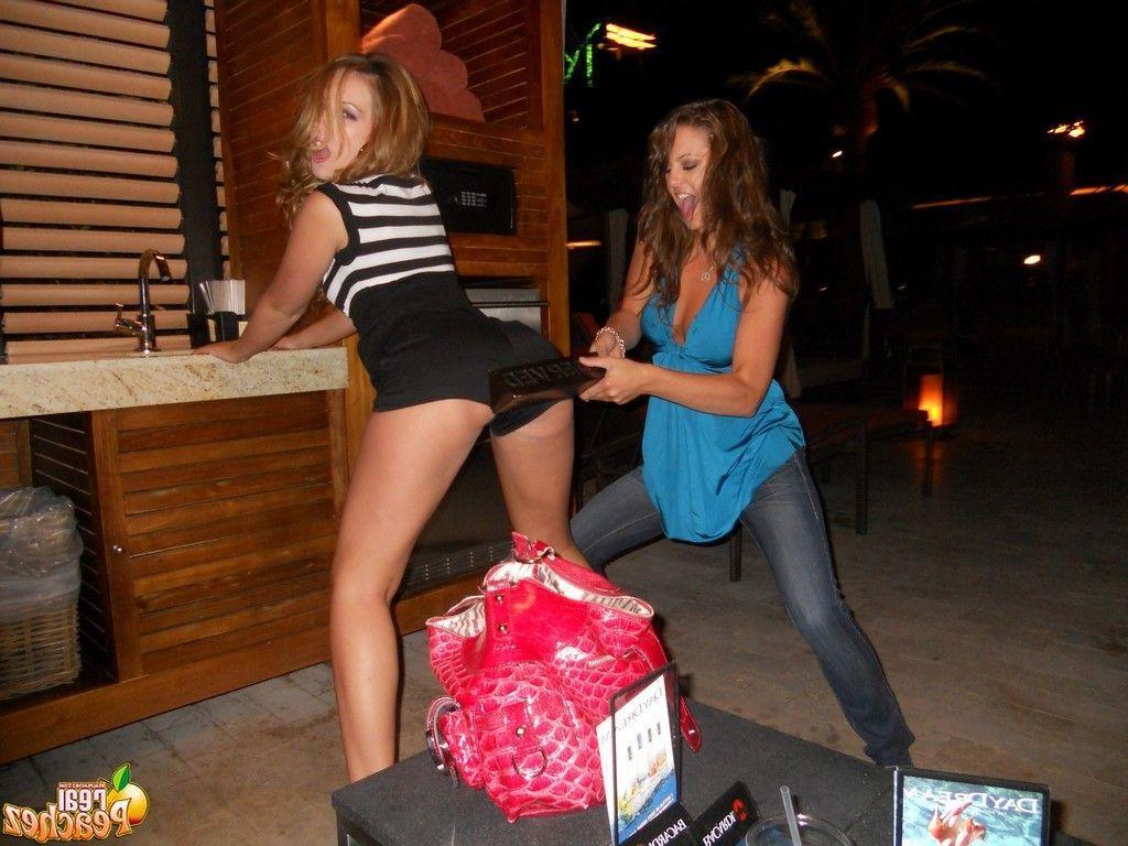 15P Pictures of teen hottie Real Peachez getting drunk and wild