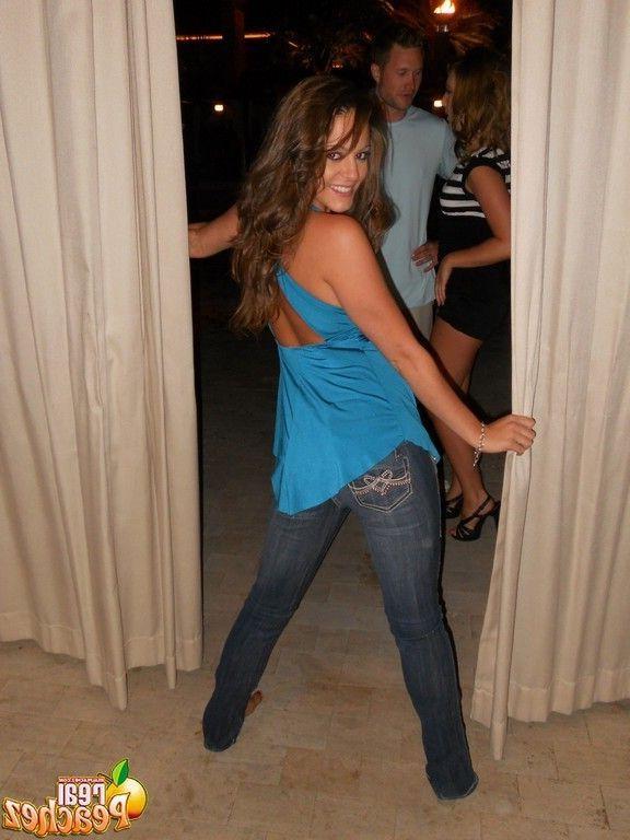 15P Pictures of teen hottie Real Peachez getting drunk and wild