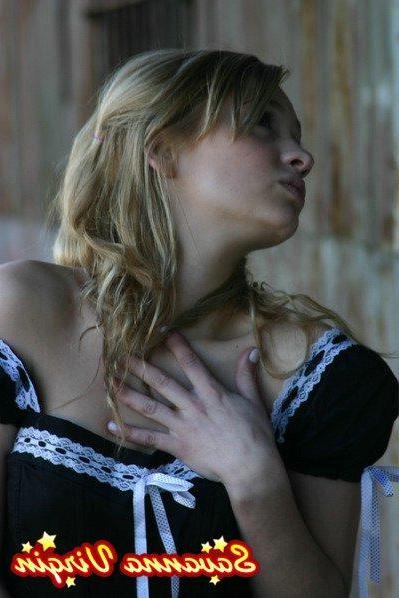 16P Pictures of Savanna Virgin stripping out of her dress