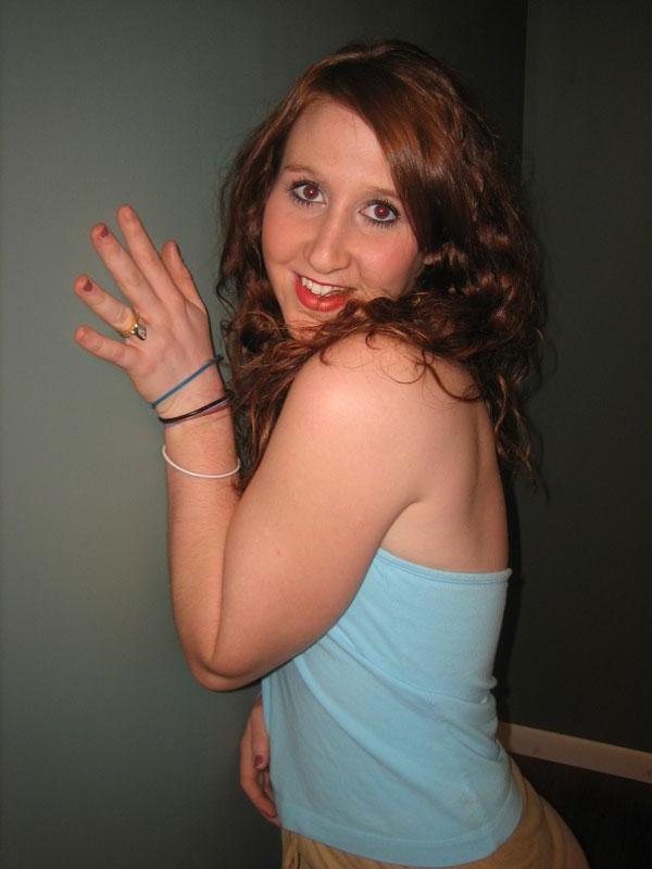 16P Pictures of September Scott showing you her nude body