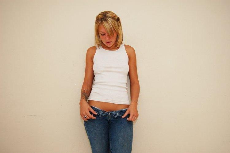 20P Pictures of Sexy Lette showing her tits