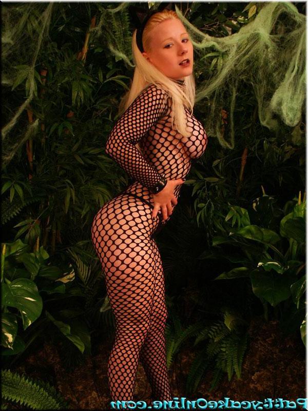 16P Pictures of Pattycake dressed up as a hot pussy
