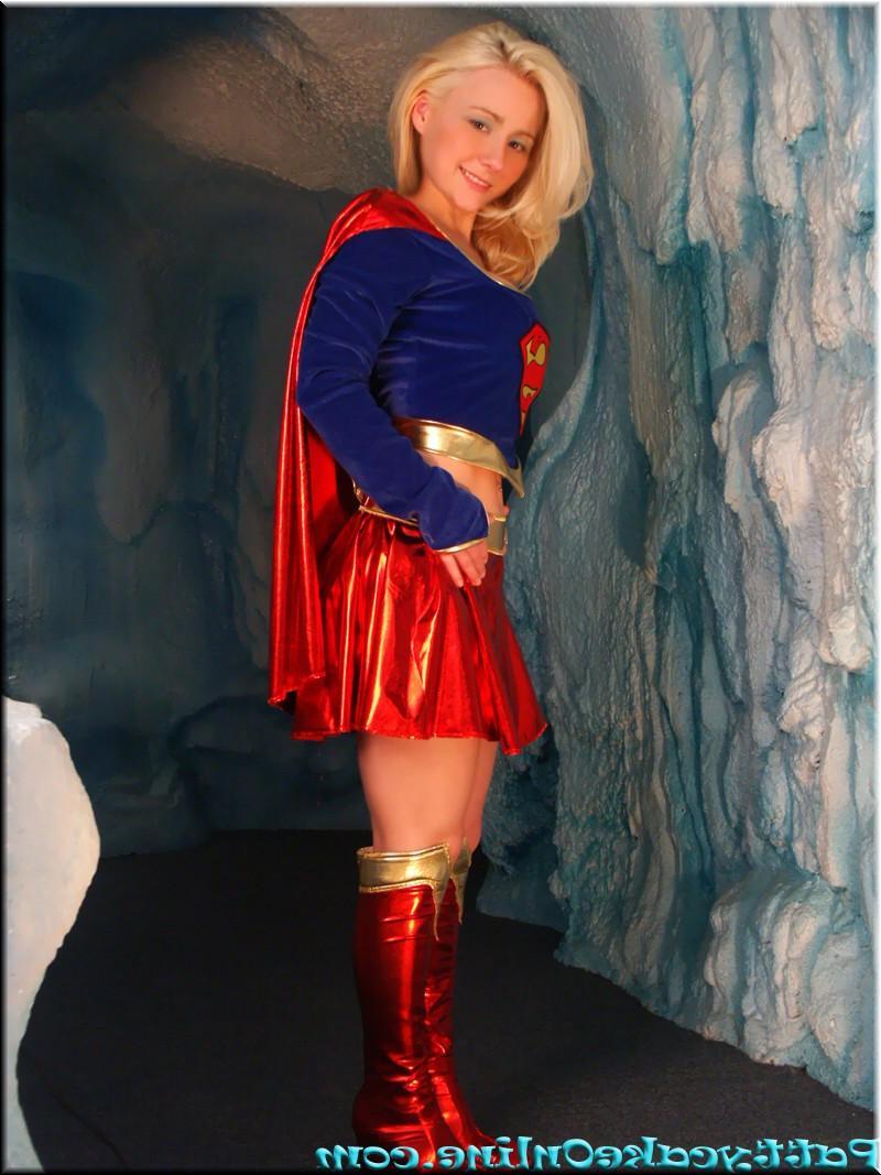 16P Pictures of teen girl Pattycake giving you some sexy cosplay