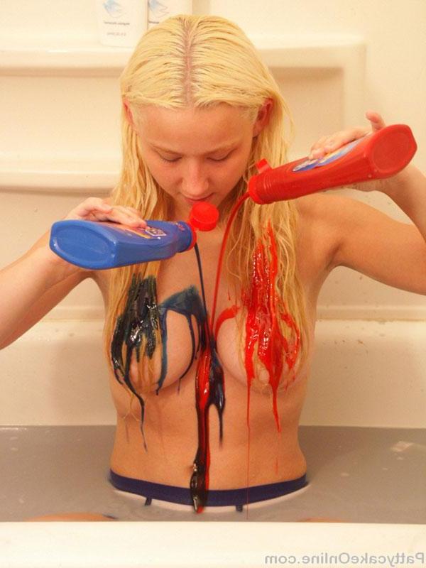 16P Pictures of Pattycake going wild with body paint