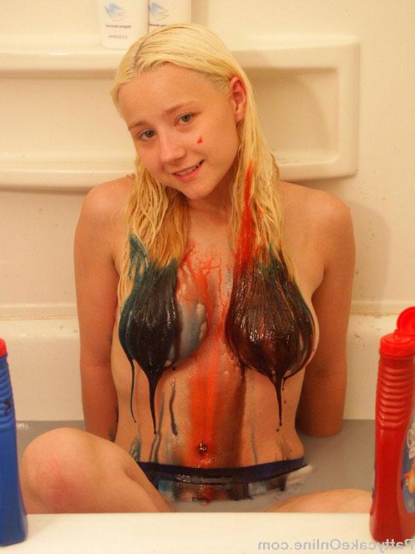 16P Pictures of Pattycake going wild with body paint