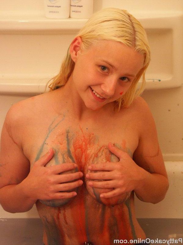 16P Pictures of Pattycake going wild with body paint