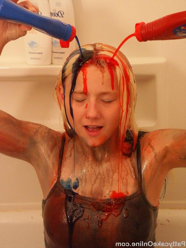 16P Pictures of Pattycake going wild with body paint
