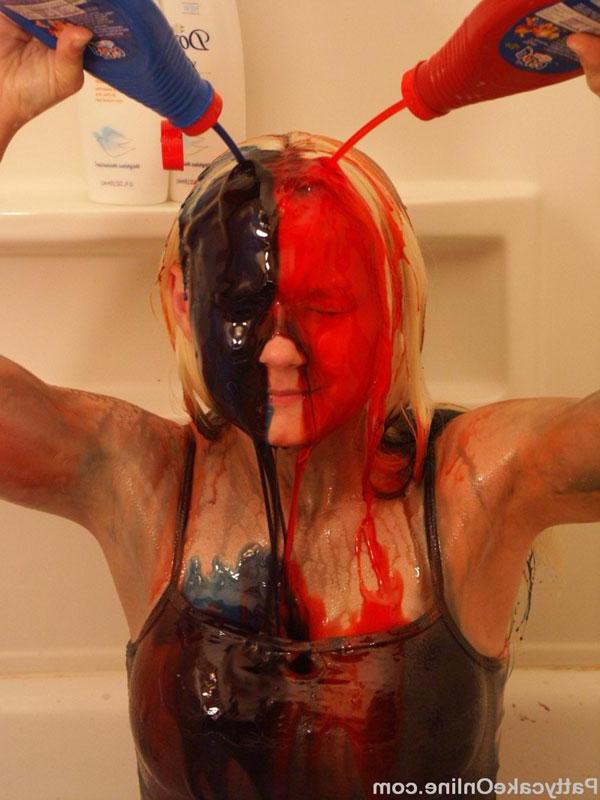 16P Pictures of Pattycake going wild with body paint