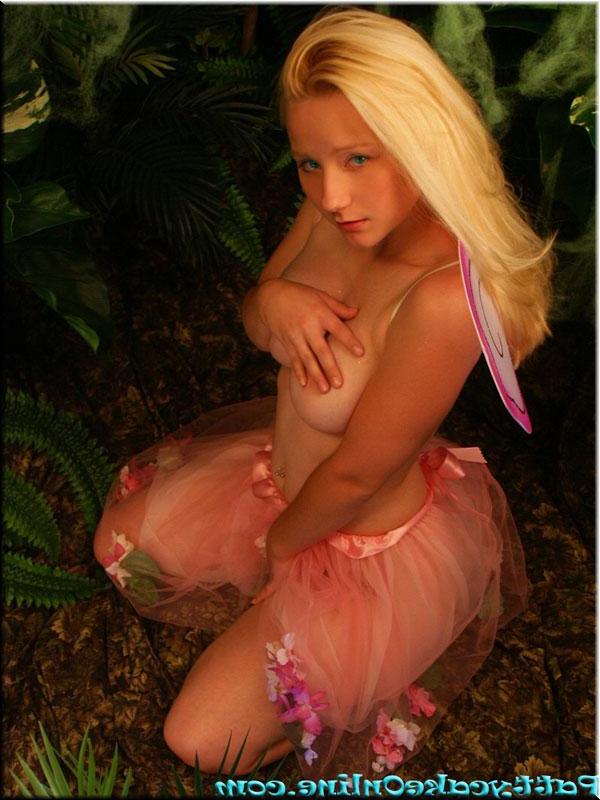 16P Pictures of Pattycake in some magical fairy sexiness