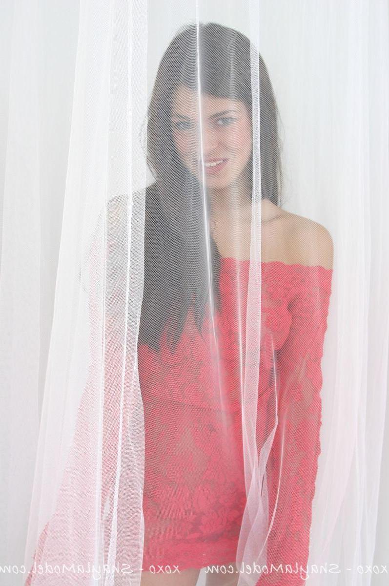 20P Pictures of teen girl Shayla Model teasing in a red dress