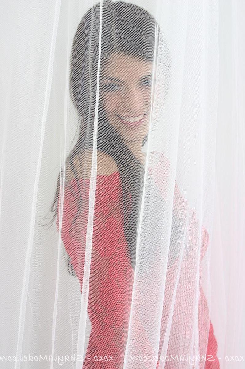 20P Pictures of teen girl Shayla Model teasing in a red dress