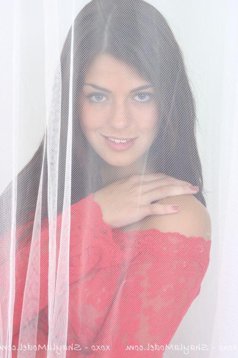 20P Pictures of teen girl Shayla Model teasing in a red dress
